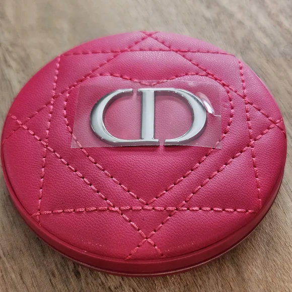 Christian Dior Pink Quilted Compact Case - Picture 2 of 7